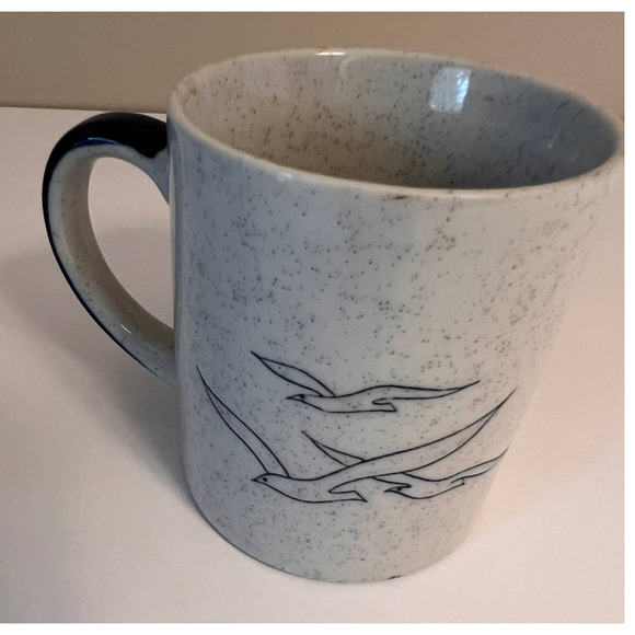 Florida Seashell Coffee Mug with Birds‎ 3 1/2" Tall x 3" Wide - Picture 2 of 5